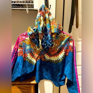 Cropped adidas sweater. Matching shoes available!